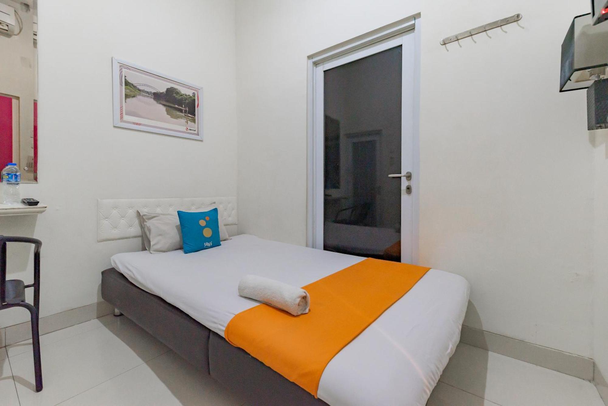 Sans Hotel Diemdi Kiaracondoong Μπαντούνγκ Εξωτερικό φωτογραφία